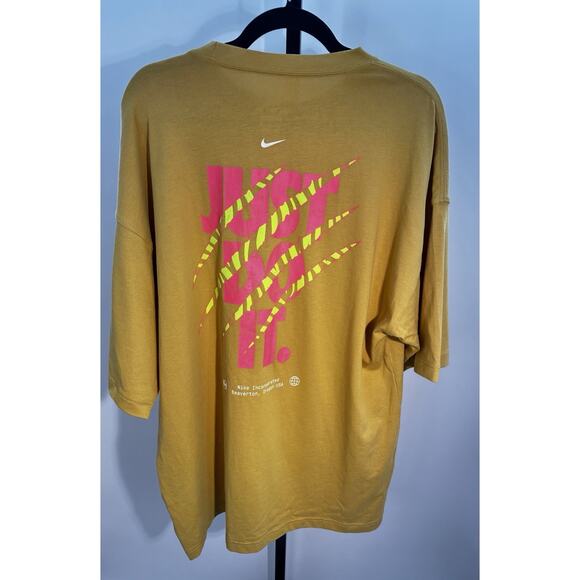 Nike Sportswear Oversized Tee Shirt Mens Small Yellow Just Do It - Picture 6 of 6